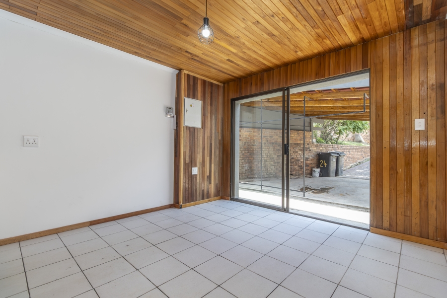 To Let 2 Bedroom Property for Rent in Hurlingham Manor Gauteng