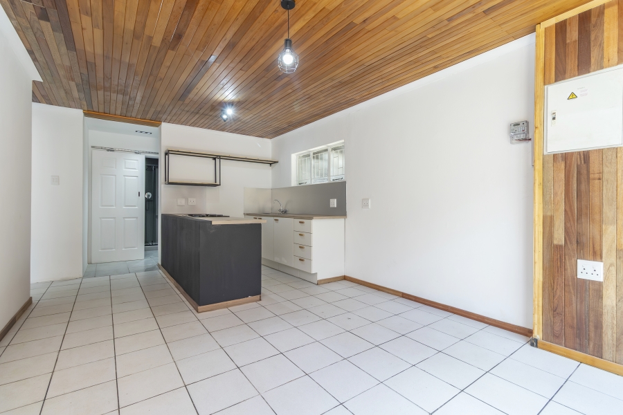 To Let 2 Bedroom Property for Rent in Hurlingham Manor Gauteng