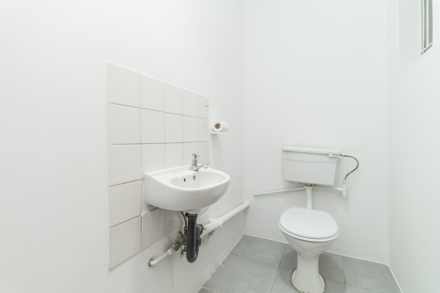 To Let 2 Bedroom Property for Rent in Hurlingham Manor Gauteng