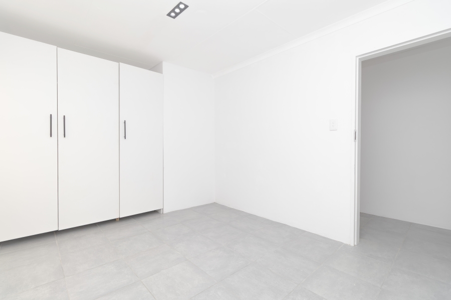 To Let 2 Bedroom Property for Rent in Hurlingham Manor Gauteng