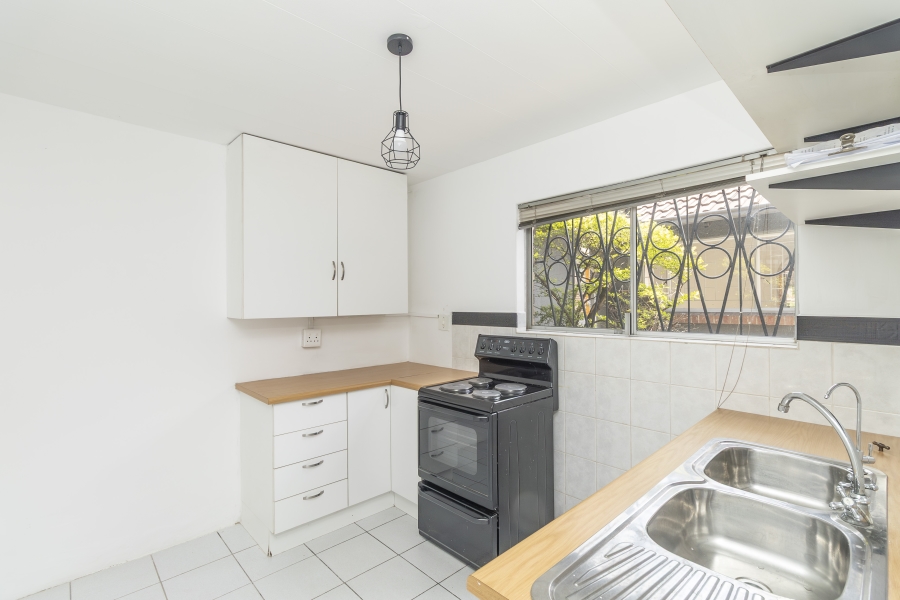 To Let 2 Bedroom Property for Rent in Hurlingham Manor Gauteng