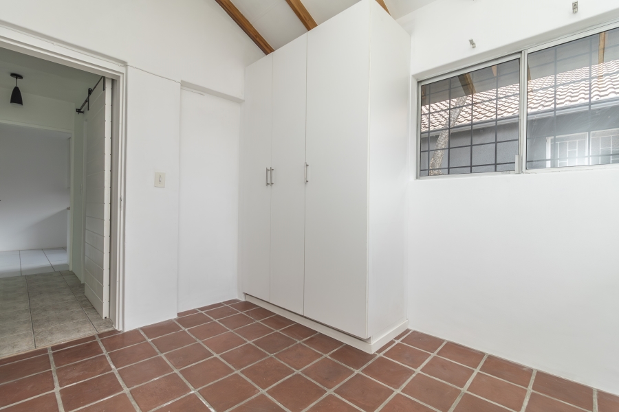 To Let 2 Bedroom Property for Rent in Hurlingham Manor Gauteng