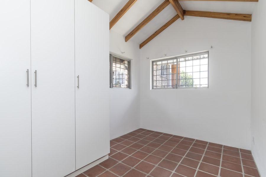 To Let 2 Bedroom Property for Rent in Hurlingham Manor Gauteng