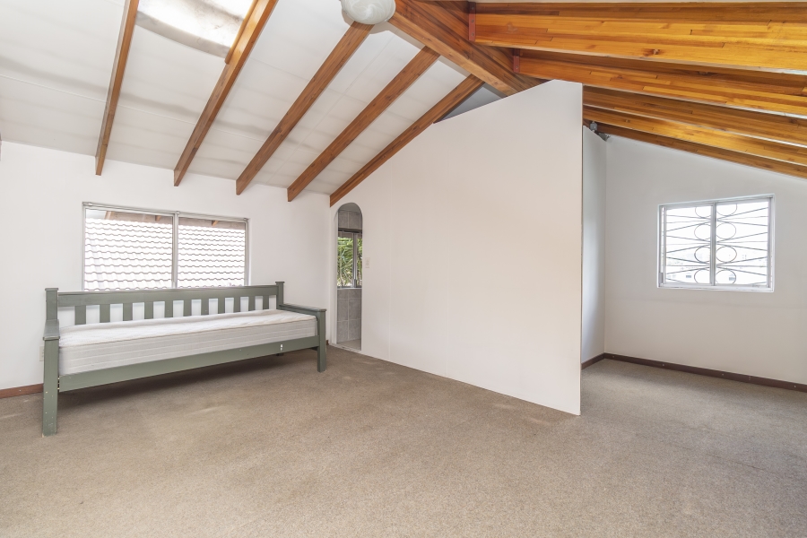 To Let 2 Bedroom Property for Rent in Hurlingham Manor Gauteng