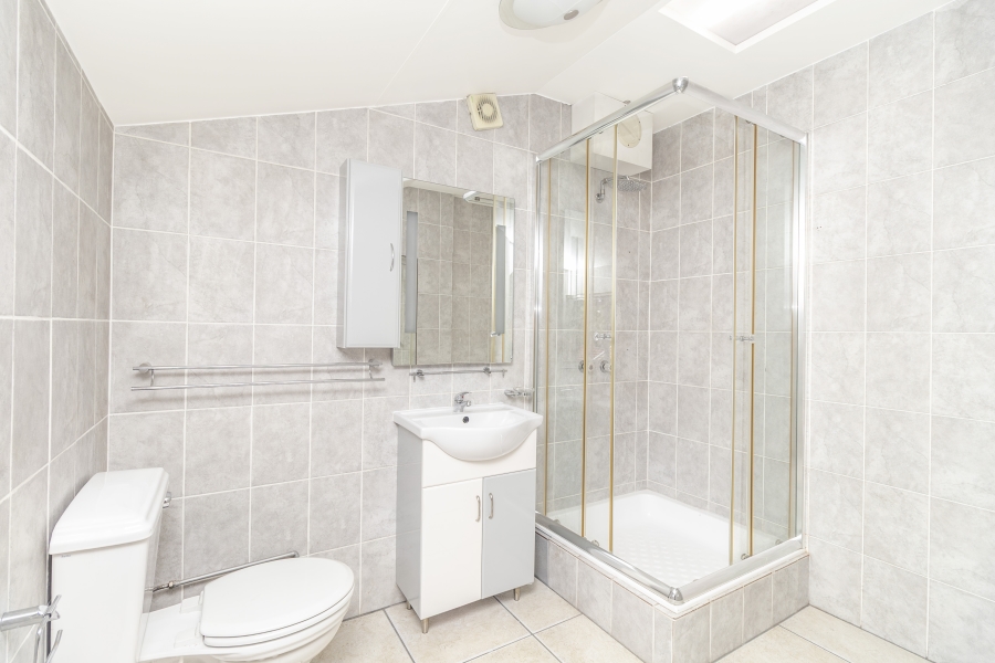 To Let 2 Bedroom Property for Rent in Hurlingham Manor Gauteng