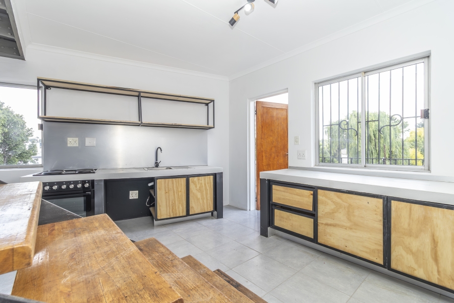 To Let 2 Bedroom Property for Rent in Hurlingham Manor Gauteng