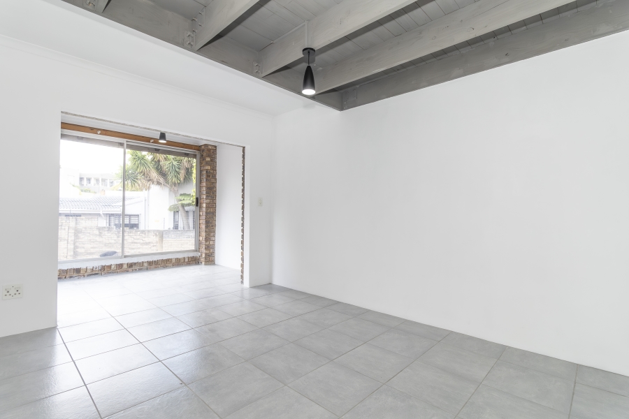 To Let 2 Bedroom Property for Rent in Hurlingham Manor Gauteng