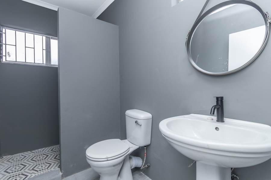 To Let 2 Bedroom Property for Rent in Hurlingham Manor Gauteng