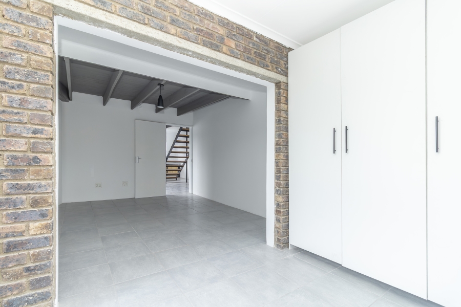 To Let 2 Bedroom Property for Rent in Hurlingham Manor Gauteng