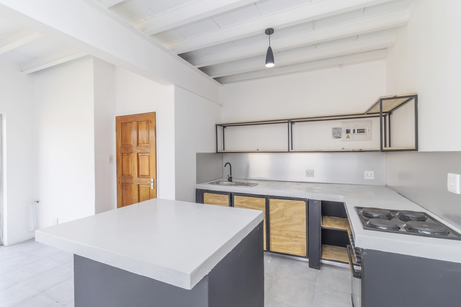 To Let 2 Bedroom Property for Rent in Hurlingham Manor Gauteng