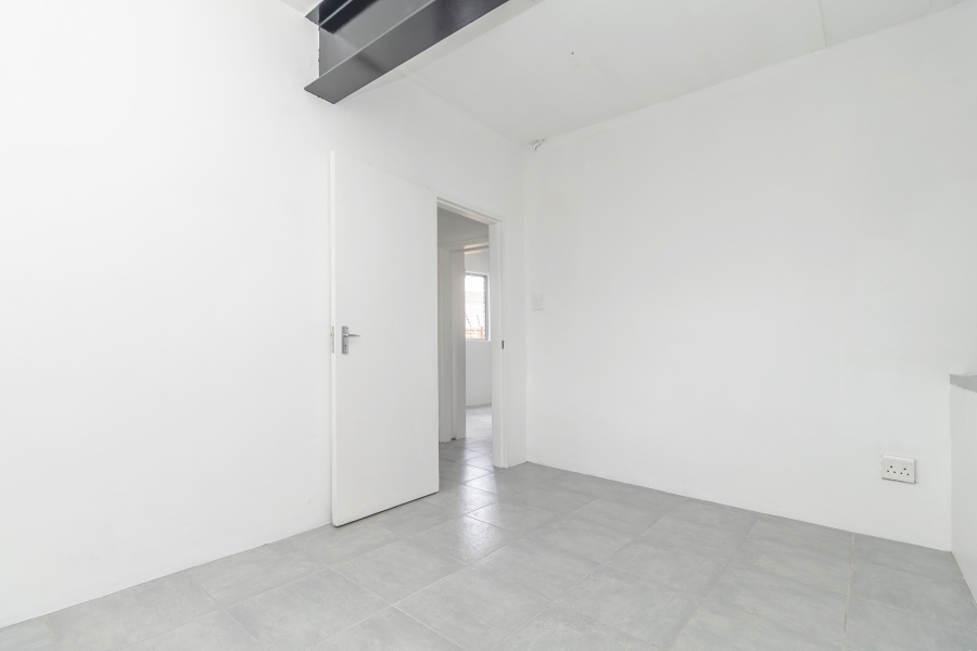 To Let 2 Bedroom Property for Rent in Hurlingham Manor Gauteng