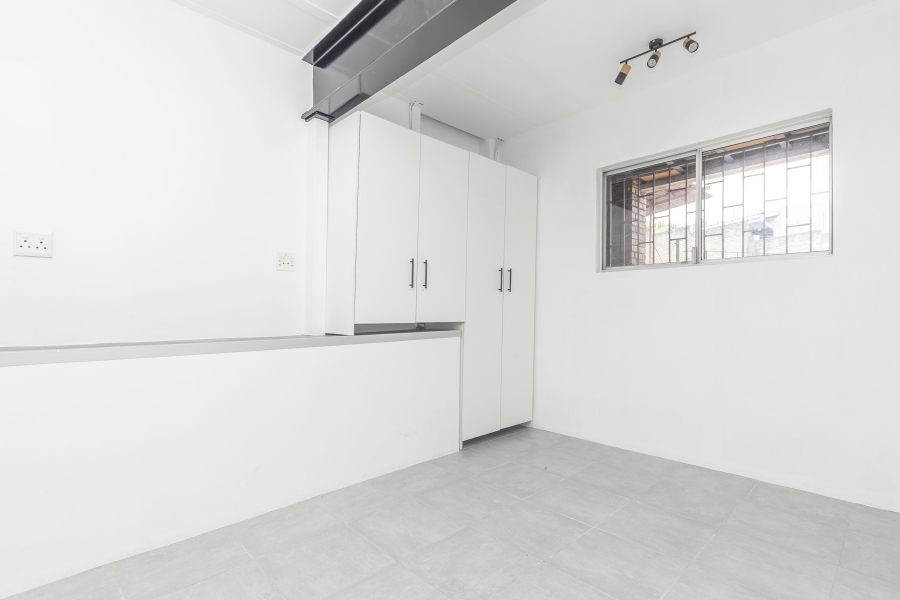 To Let 2 Bedroom Property for Rent in Hurlingham Manor Gauteng