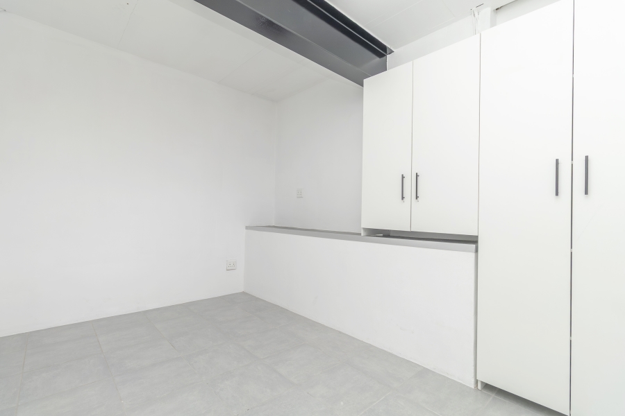 To Let 2 Bedroom Property for Rent in Hurlingham Manor Gauteng