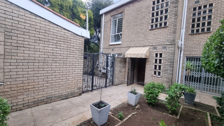 To Let 1 Bedroom Property for Rent in Fourways Gauteng