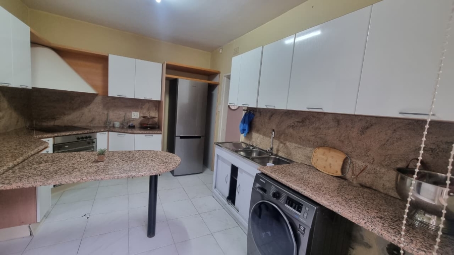To Let 1 Bedroom Property for Rent in Fourways Gauteng