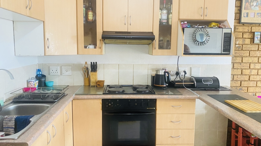 2 Bedroom Property for Sale in Honeypark Gauteng