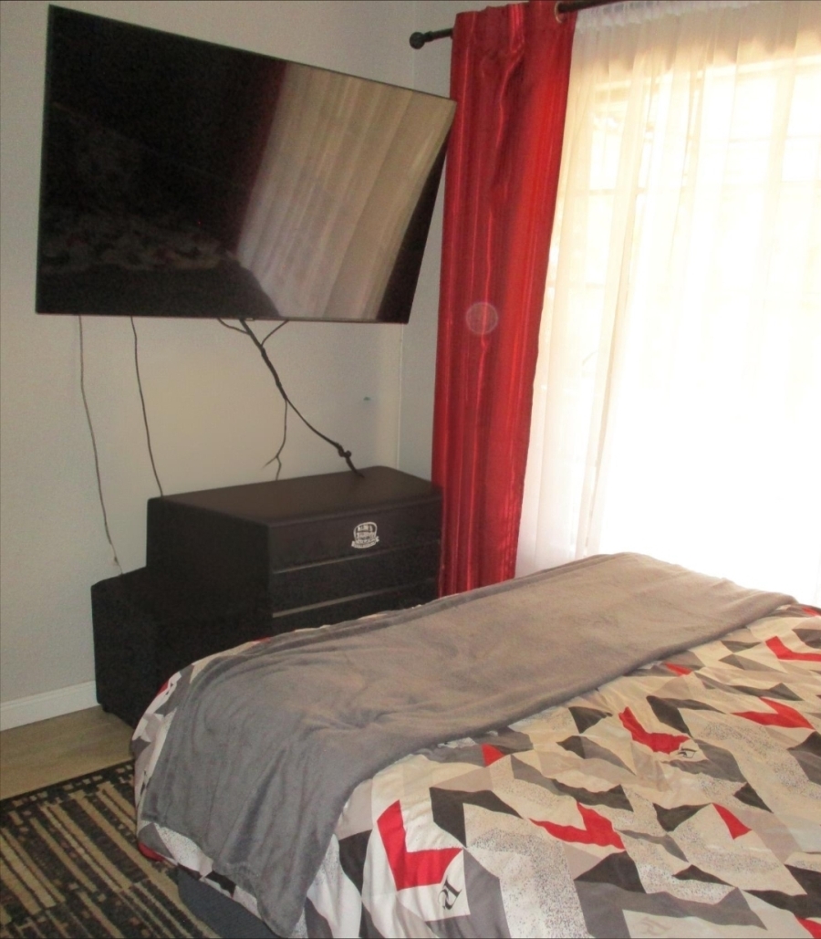 2 Bedroom Property for Sale in Honeypark Gauteng