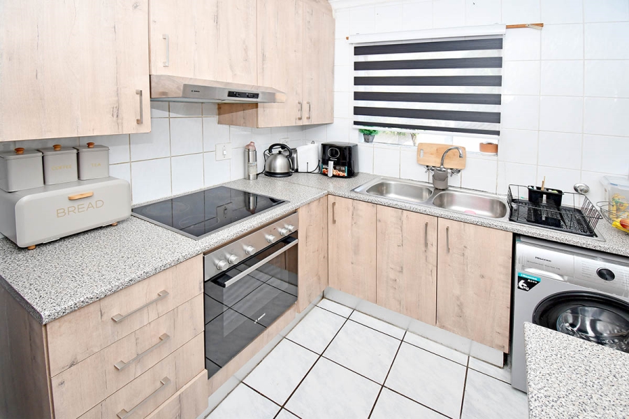 2 Bedroom Property for Sale in Noordhang Gauteng