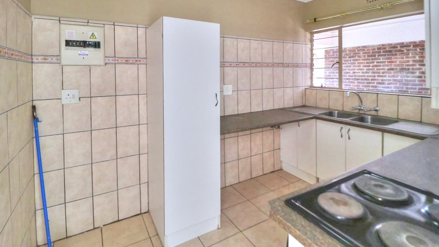 To Let 2 Bedroom Property for Rent in Florida Gauteng