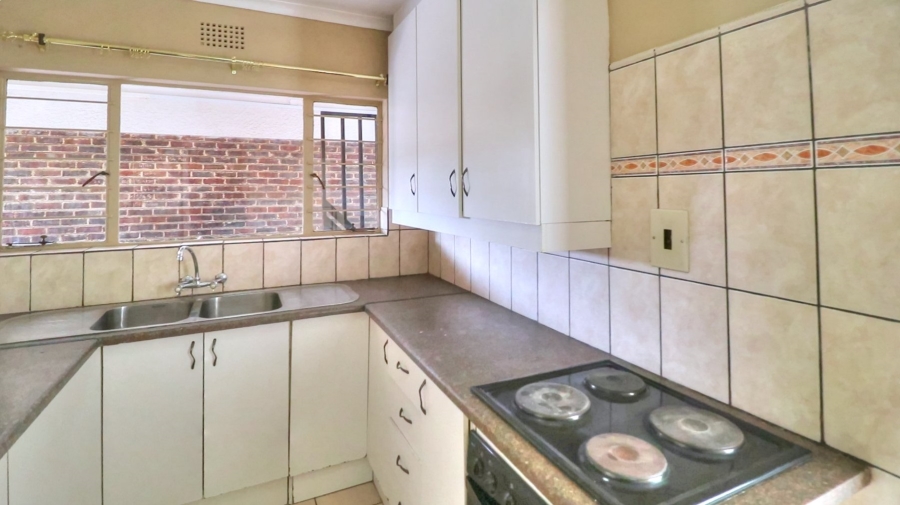 To Let 2 Bedroom Property for Rent in Florida Gauteng