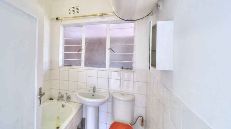 To Let 2 Bedroom Property for Rent in Florida Gauteng