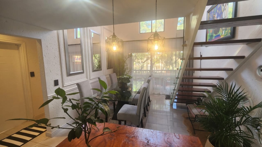 2 Bedroom Property for Sale in Sunninghill Gauteng