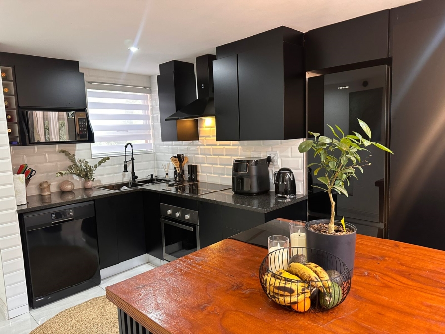 2 Bedroom Property for Sale in Sunninghill Gauteng