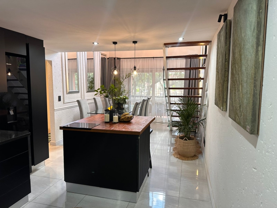 2 Bedroom Property for Sale in Sunninghill Gauteng