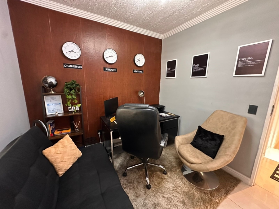 2 Bedroom Property for Sale in Sunninghill Gauteng