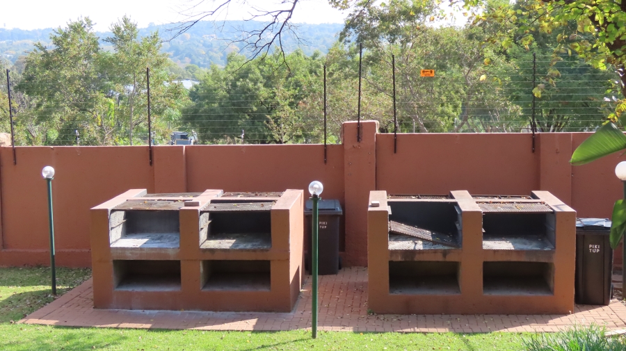 2 Bedroom Property for Sale in Sunninghill Gauteng