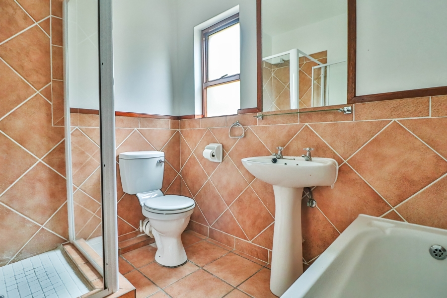 2 Bedroom Property for Sale in Lonehill Gauteng