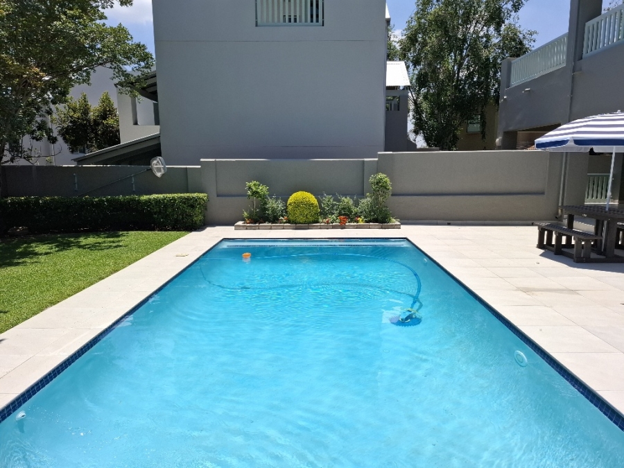 To Let 1 Bedroom Property for Rent in Fourways Gauteng