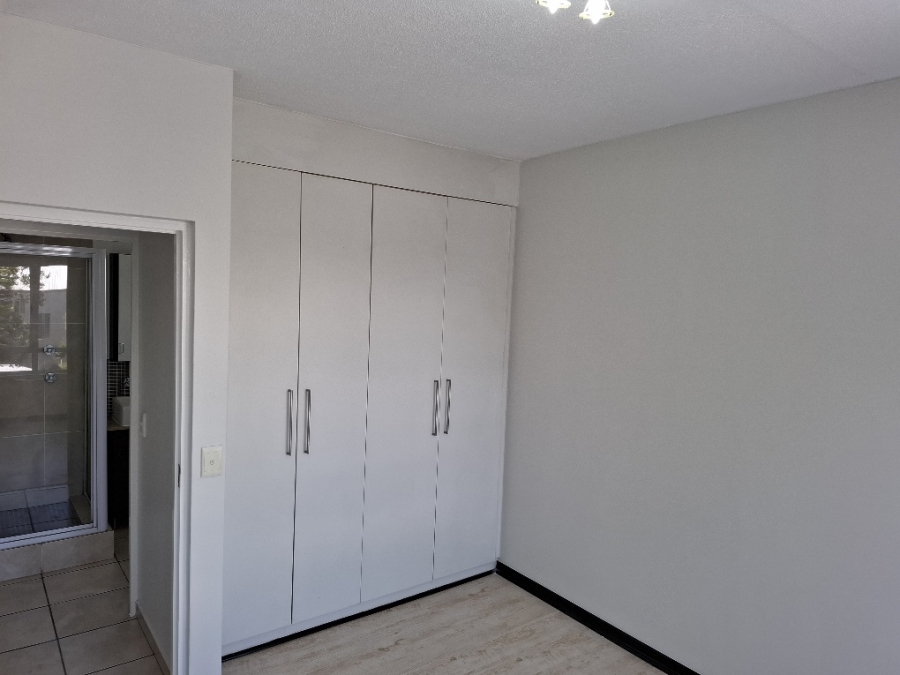 To Let 1 Bedroom Property for Rent in Fourways Gauteng