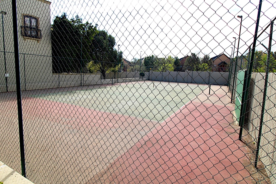 2 Bedroom Property for Sale in Douglasdale Gauteng