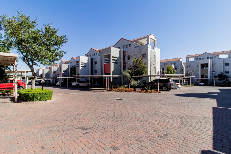 To Let 1 Bedroom Property for Rent in Fourways Gauteng