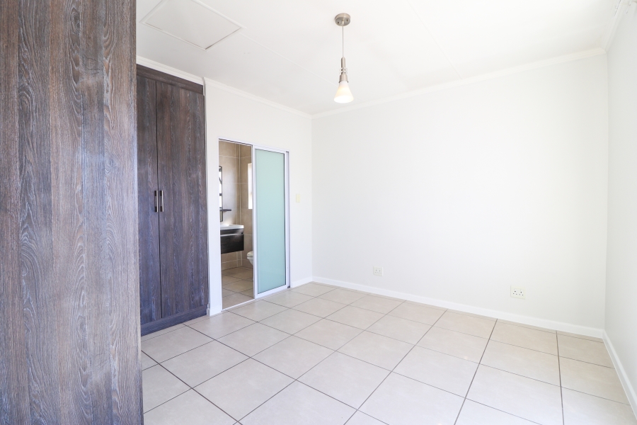 1 Bedroom Property for Sale in Petervale Gauteng