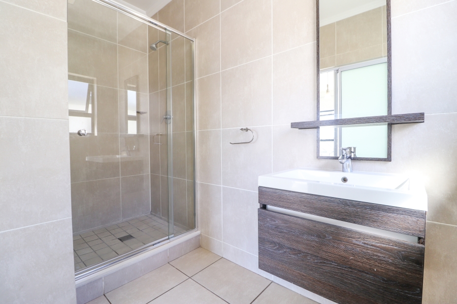 1 Bedroom Property for Sale in Petervale Gauteng