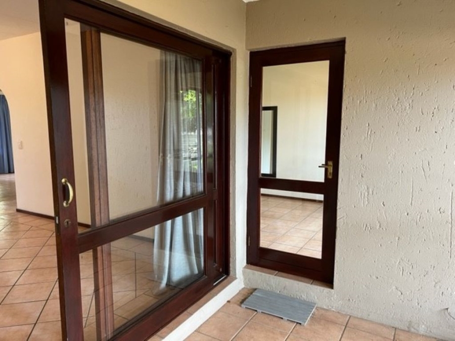 To Let 2 Bedroom Property for Rent in Sandown Gauteng