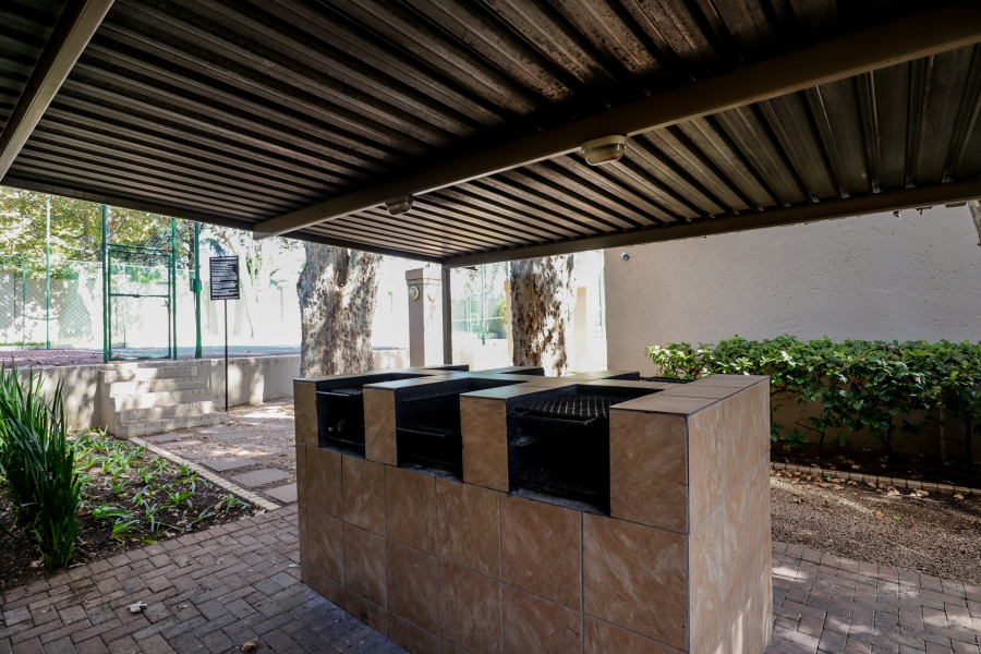 To Let 2 Bedroom Property for Rent in Sandown Gauteng