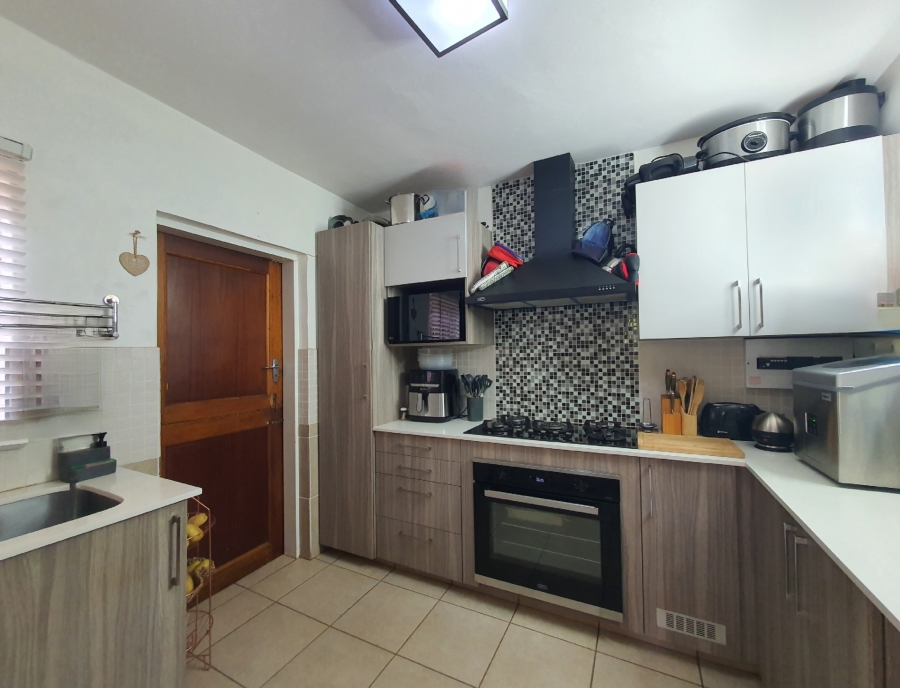 3 Bedroom Property for Sale in La Montagne Gauteng