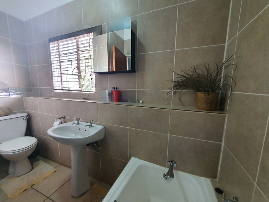 3 Bedroom Property for Sale in La Montagne Gauteng