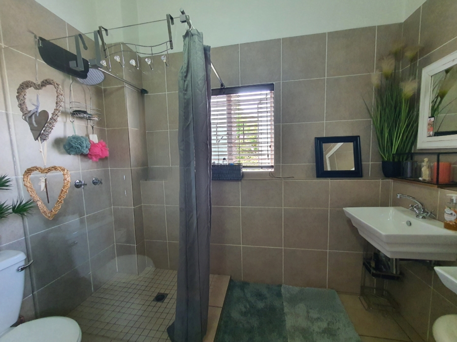 3 Bedroom Property for Sale in La Montagne Gauteng