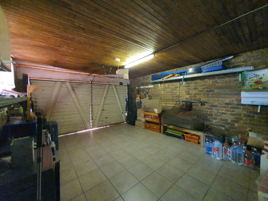 3 Bedroom Property for Sale in La Montagne Gauteng