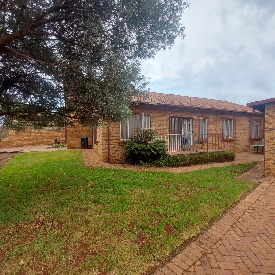 4 Bedroom Property for Sale in Moreleta Park Gauteng