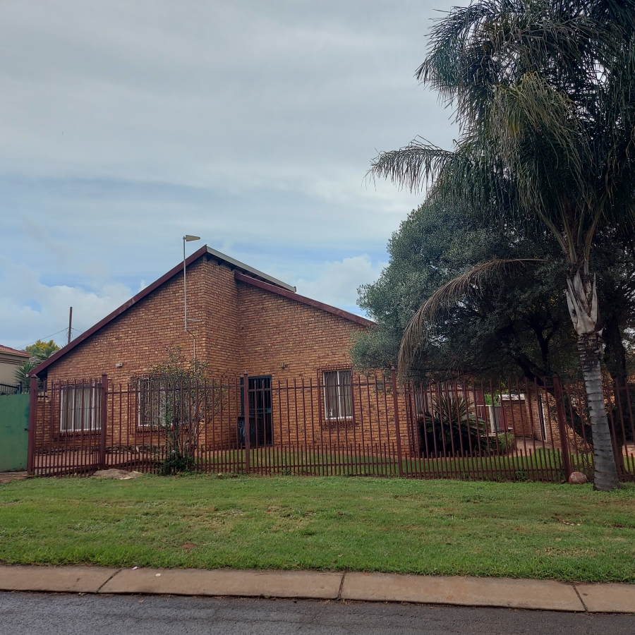 4 Bedroom Property for Sale in Moreleta Park Gauteng