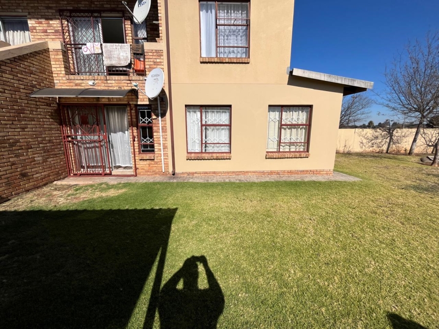 3 Bedroom Property for Sale in Zuurfontein Gauteng