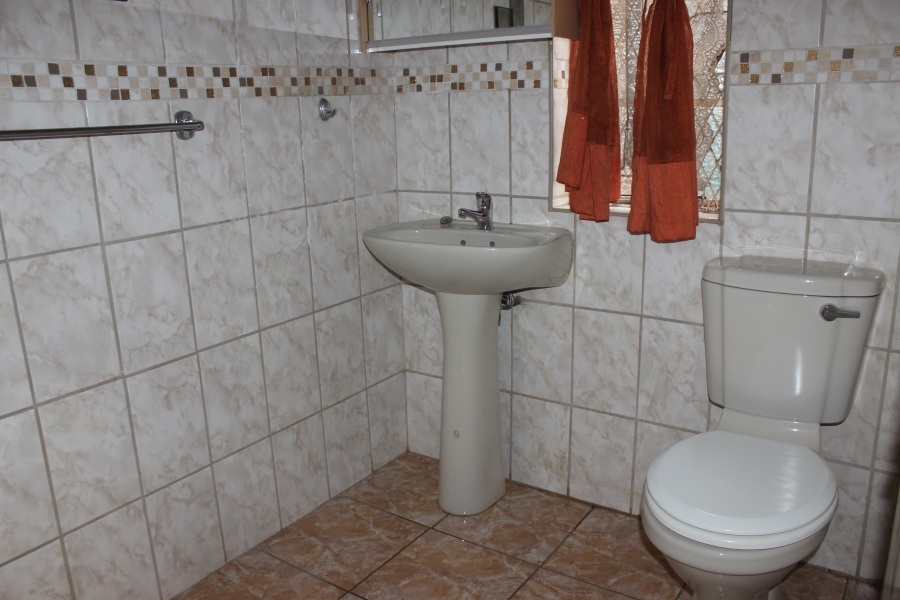 8 Bedroom Property for Sale in Parktown Estate Gauteng