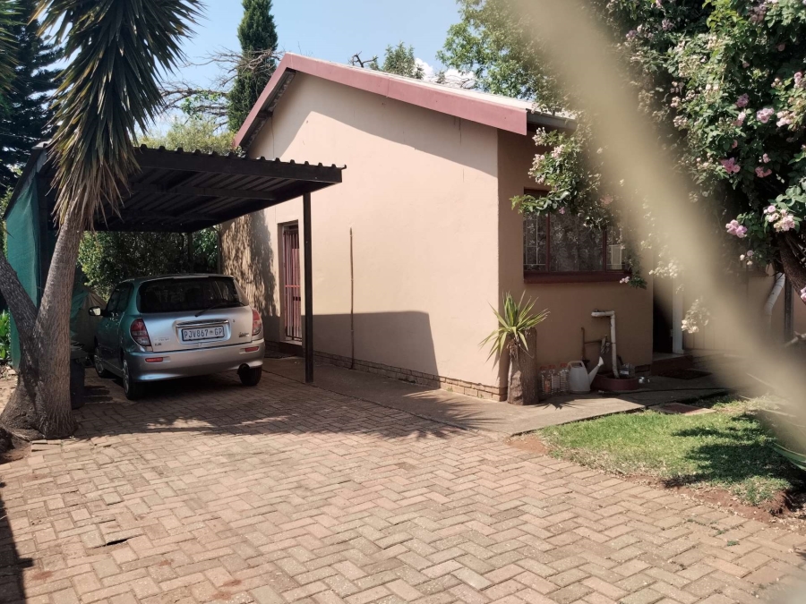 8 Bedroom Property for Sale in Parktown Estate Gauteng