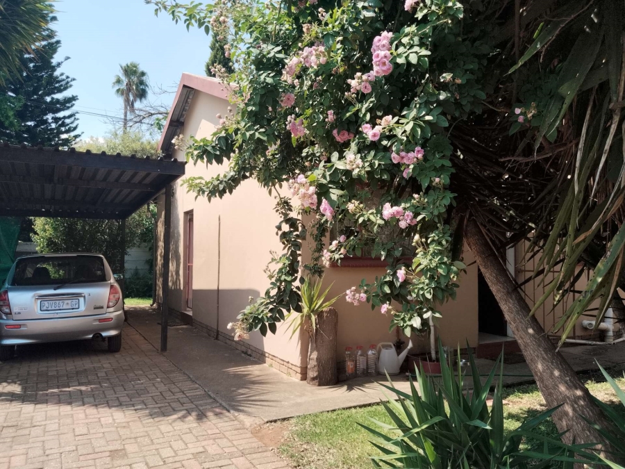 8 Bedroom Property for Sale in Parktown Estate Gauteng