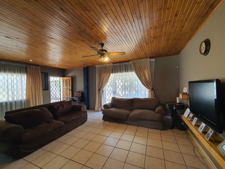 6 Bedroom Property for Sale in Silverton Gauteng